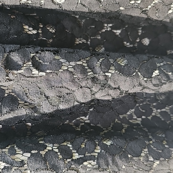 babyGap Girl Sz 5 Black Lace Like Material Over Light Fabric Bubble Dress w/Bow - Picture 8 of 15